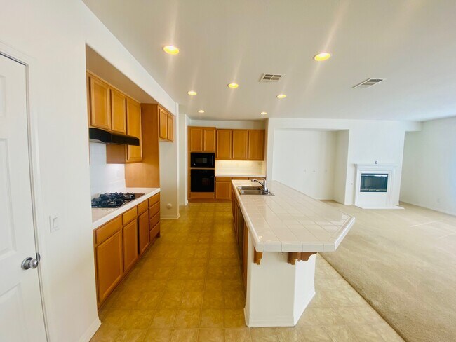 Building Photo - 2306 Cornflower Way