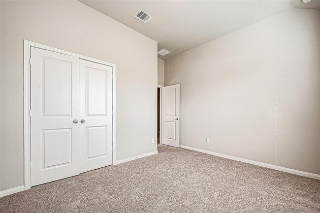 Building Photo - 3919 Sugardale St