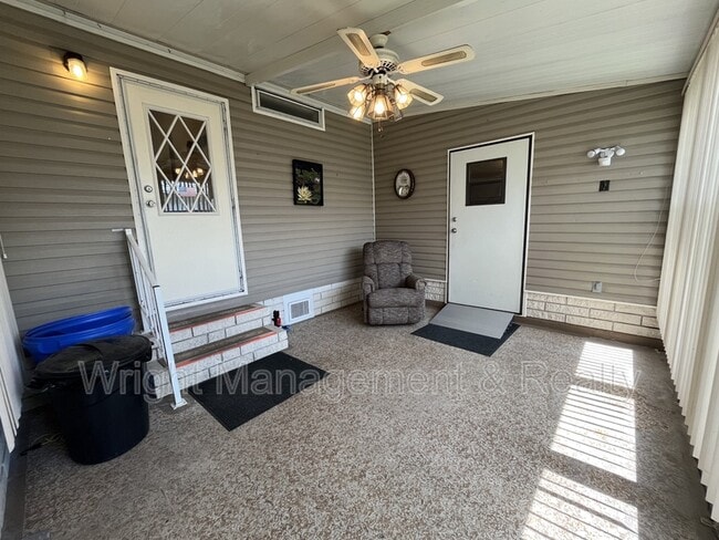 Building Photo - 38202 Woodgate Ln