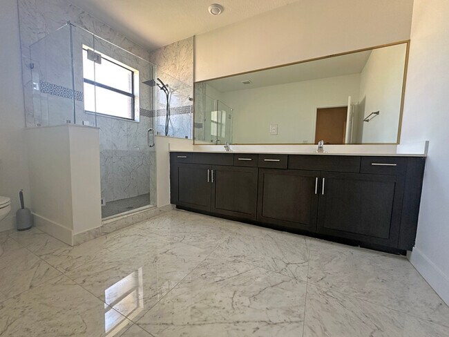 Building Photo - Stylish 3-Bedroom Home with Pool, Garage &...