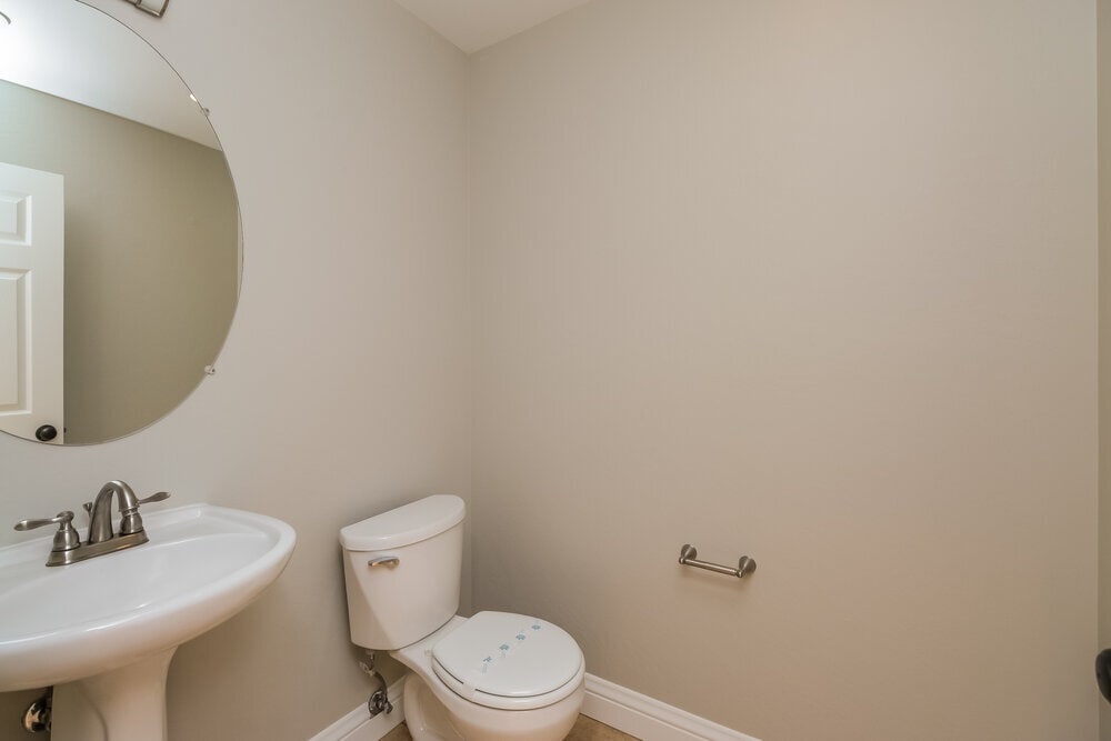 Building Photo - 2027 S 87th Pl