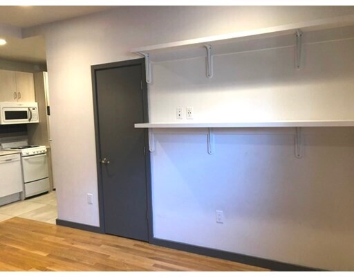 Building Photo - 142 Bowdoin St