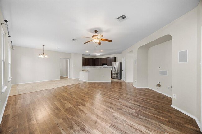 Building Photo - 4409 Woodstock Dr