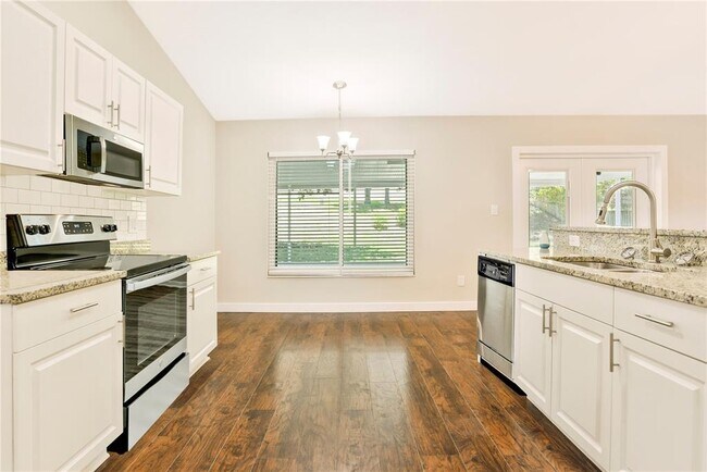 Building Photo - 15528 Hidden Lake Cir