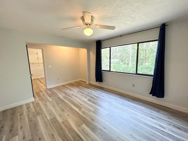 Building Photo - 1824 SW 35th Ave