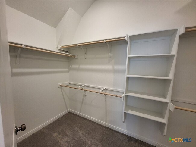 Building Photo - 1233 Fox Wing Wy