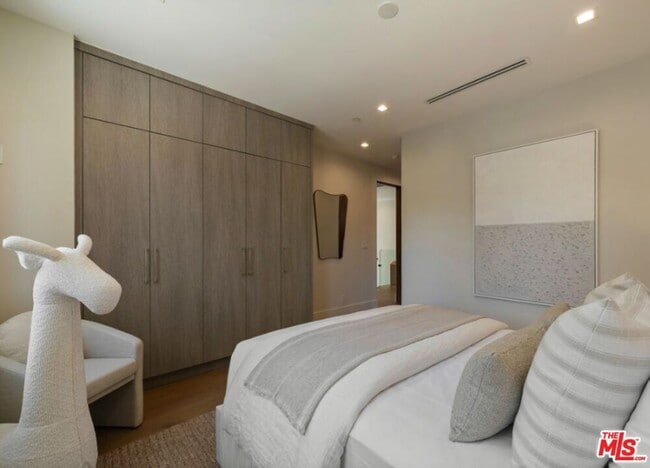 Building Photo - 4299 Elmer Ave