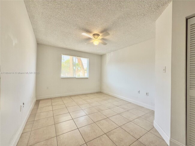 Building Photo - 13204 Glenmoor Dr