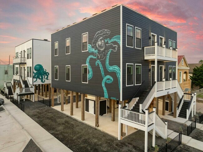 Building Photo - 801 Broadway Avenue J