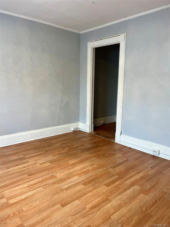 Building Photo - 17 1/2 Wallkill Ave