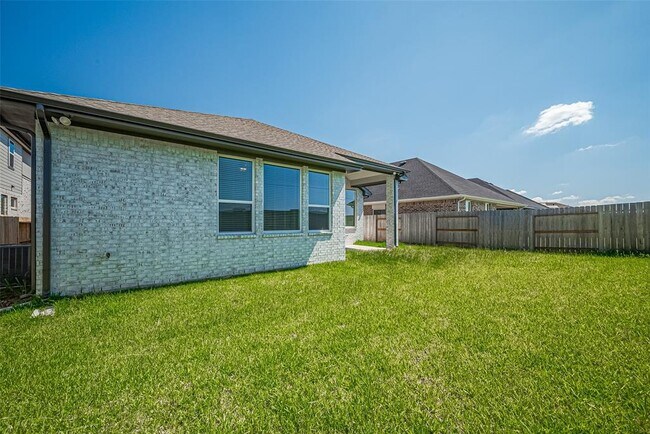 Building Photo - 3328 Voda Bnd Dr