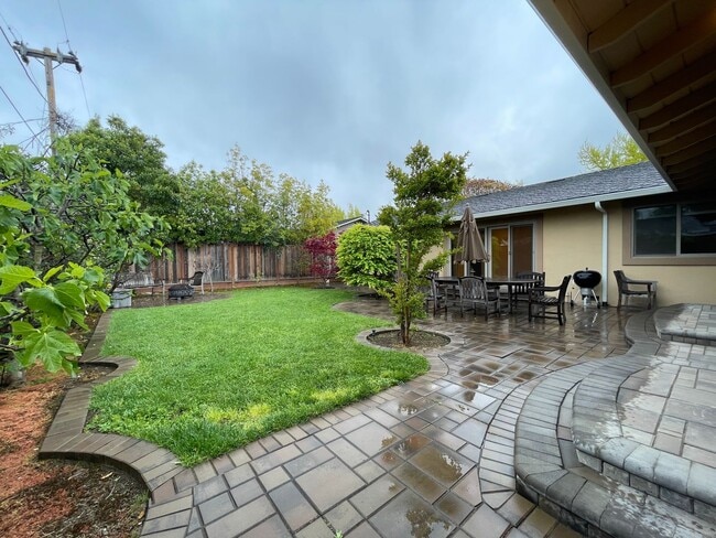 Building Photo - SUNNYVALE - Sunnyvale Updated 4-Bed, 2-Bat...