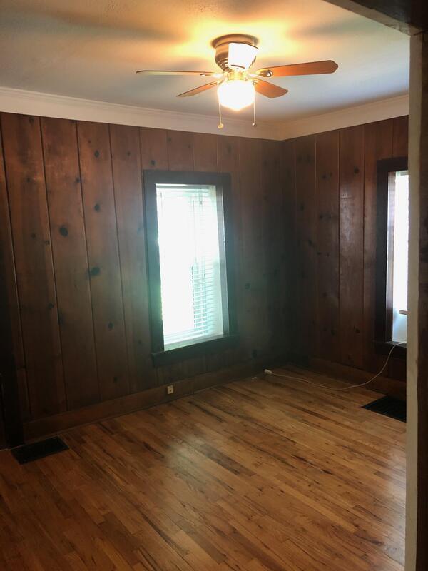 Building Photo - 1336 Massachusetts St