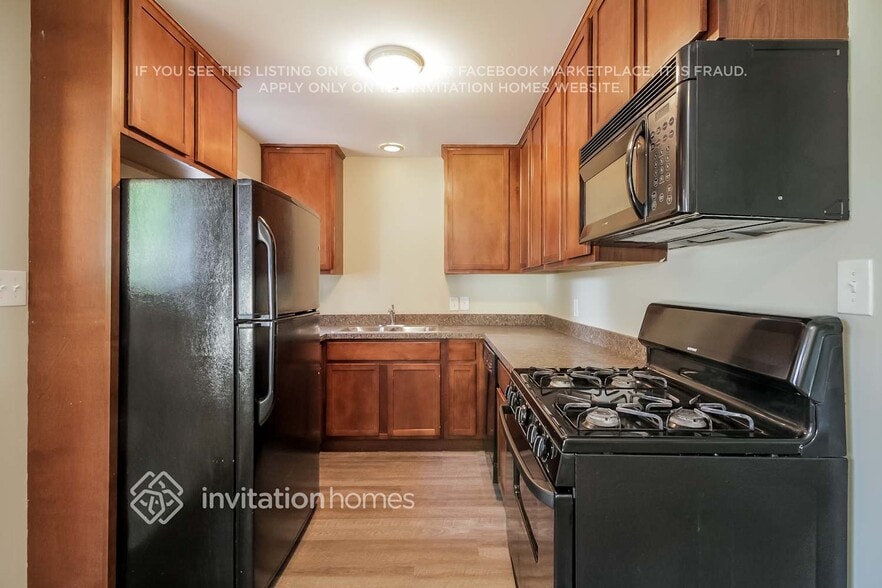 Building Photo - 606 Cherrywood Dr