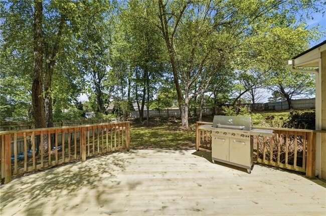 Building Photo - 1810 Westwind Dr