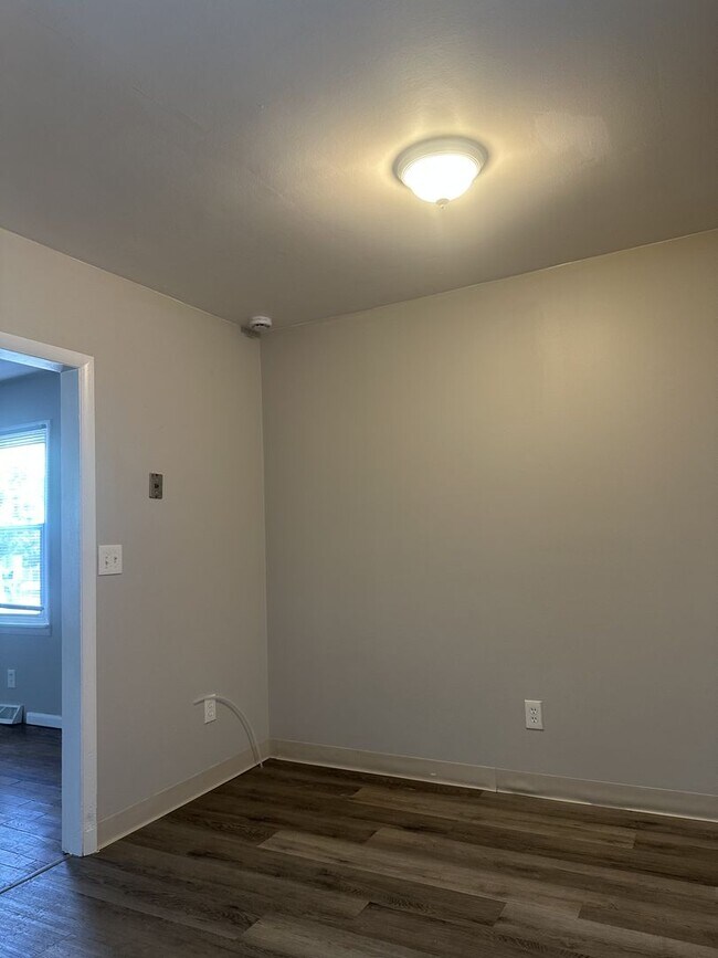 Building Photo - Three Bedroom, One Bathroom Home for rent ...