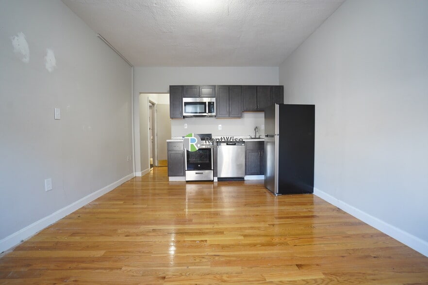 Building Photo - 1124 Commonwealth Ave