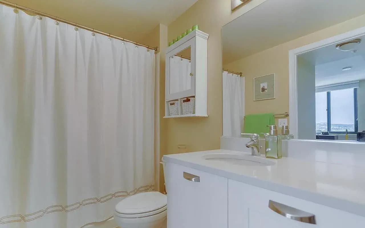 Building Photo - 2451 Midtown Ave