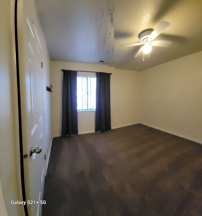 Building Photo - "Charming 3-Bed, 2-Bath Gem in St. George - Bloominton Hills  - Available March 2026