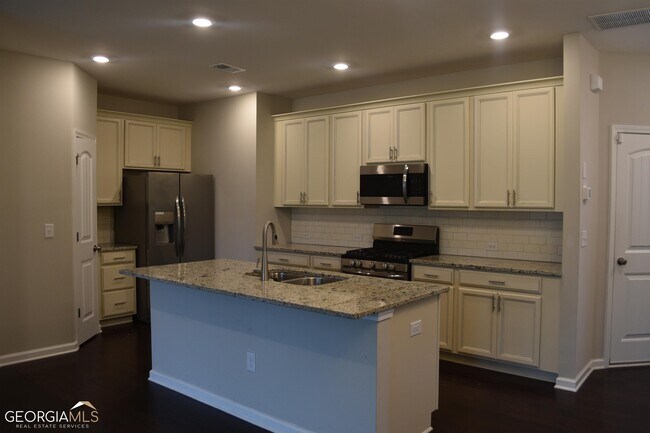 Building Photo - 4040 Bryton Trace Dr