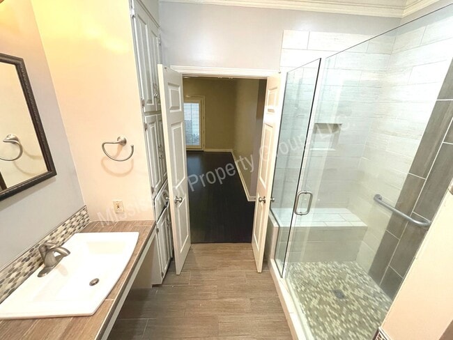 Building Photo - EXCELLENT LOCATION - 2BD/2BA FOR RENT