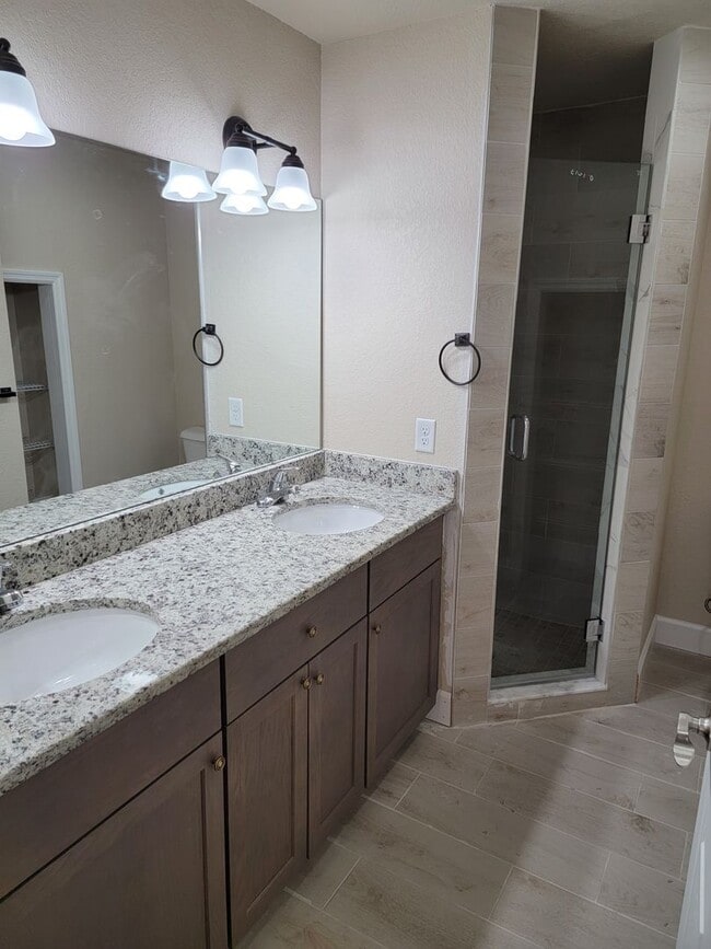 Building Photo - BRAND NEW 3/2 Townhome in Lakeside!!!!