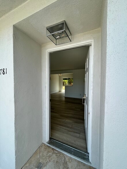 front door - 781 Saxony Rd