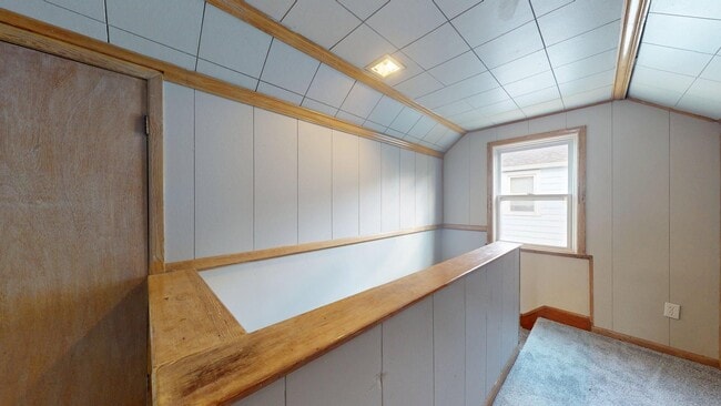 Building Photo - Fulton/W.58th neighborhood; 3 bedroom/2bat...
