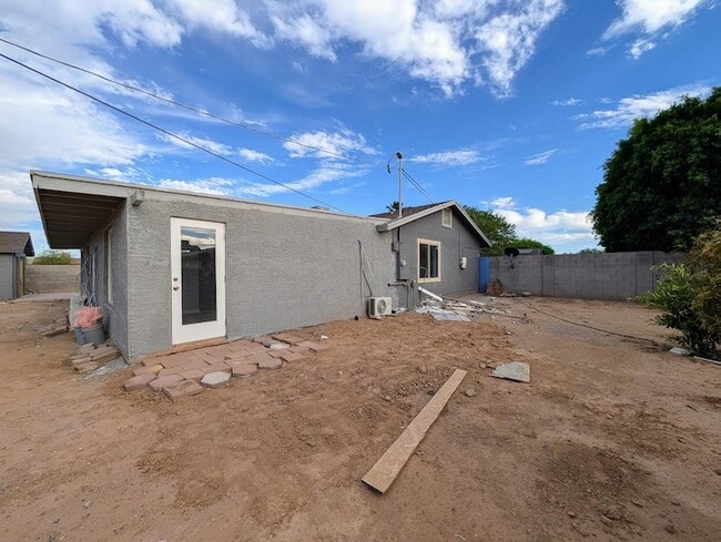 Building Photo - 13208 W Tuckey Ln