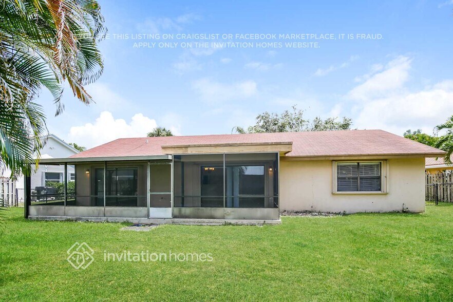 Building Photo - 8029 W Country Club Blvd