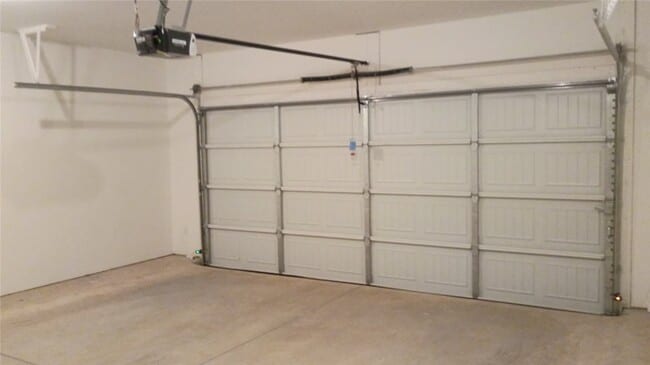 Building Photo - 2141 Bluebonnet Ln