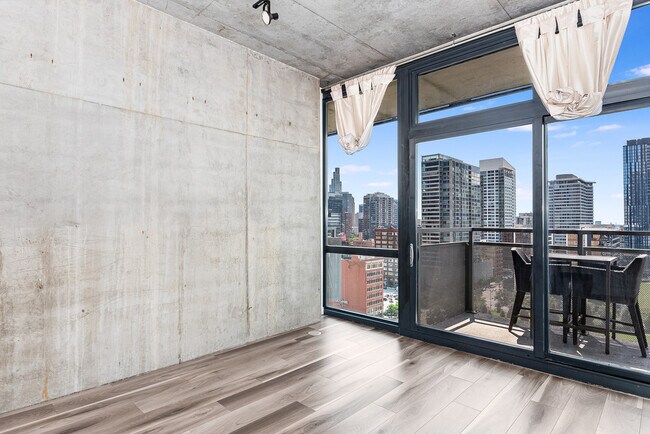 Building Photo - 235 W Van Buren St