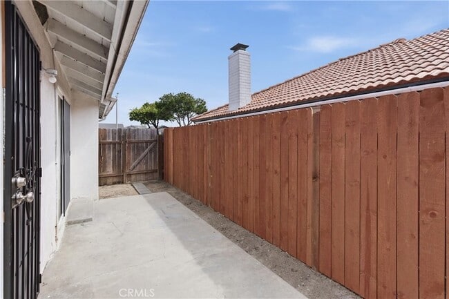 Building Photo - 7082 Heil Ave