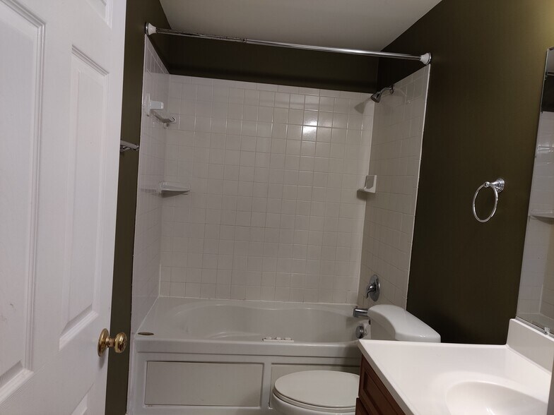 Bathroom - 8400 Hessian Hill Ct