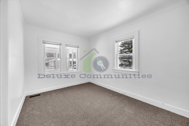 Building Photo - 2 MONTH LEASE ONLY! GORGEOUS 4 BEDROOM HOME!!! Available NOW- Month to month lease only!