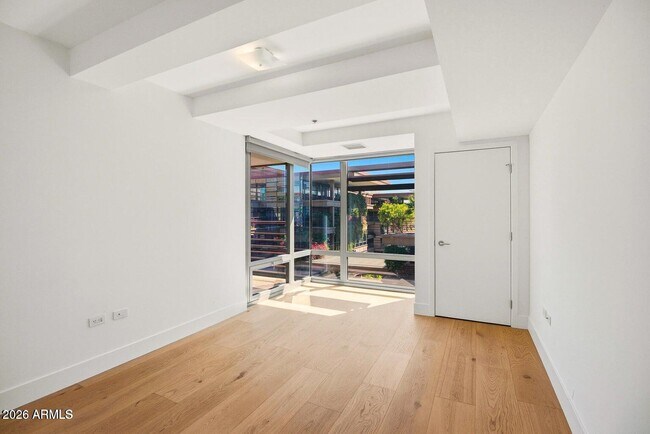Building Photo - 7131 E Rancho Vista Dr