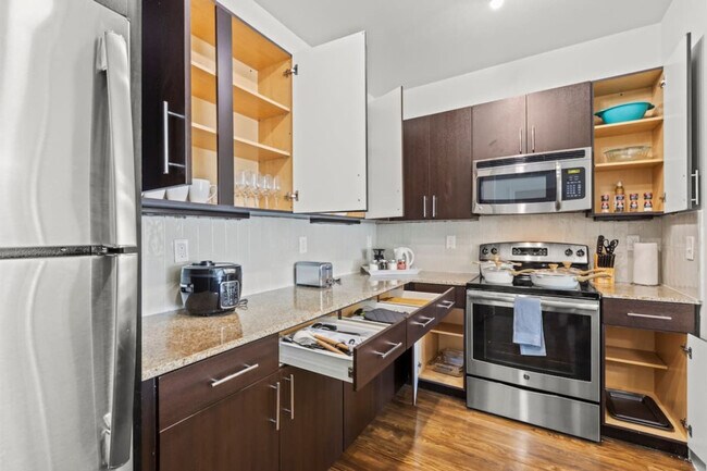 Building Photo - 5250 Town and Country Blvd