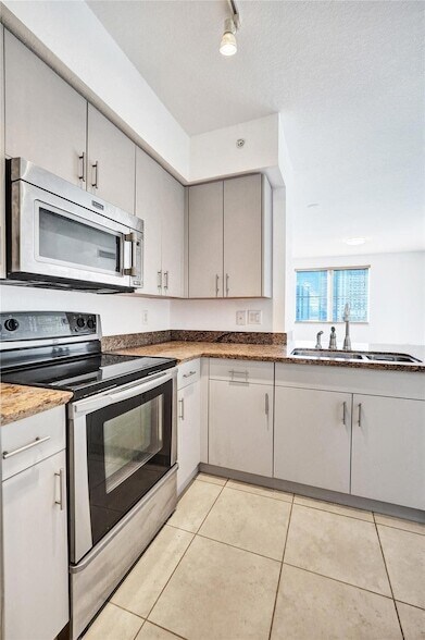 Building Photo - 1830 Radius Dr