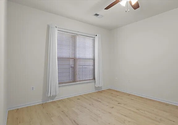 Building Photo - 3820 Lightfoot St