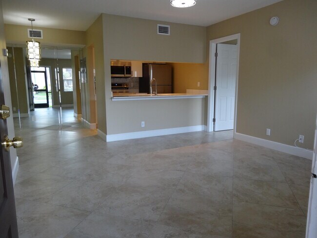 Building Photo - 7091 Golf Colony Ct