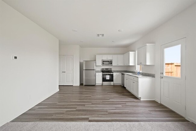 Building Photo - 8627 Vacek Xing Wy