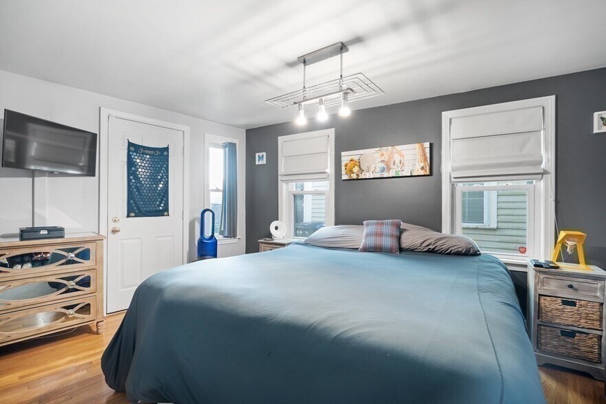 Building Photo - 40 Pleasant St