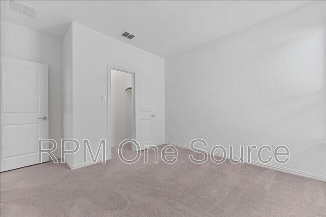 Building Photo - 812 Morwenna Rd