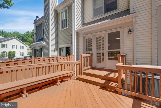 Building Photo - 7267 Olde Lantern Way