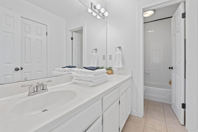 Building Photo - 7604 Vail Valley Dr