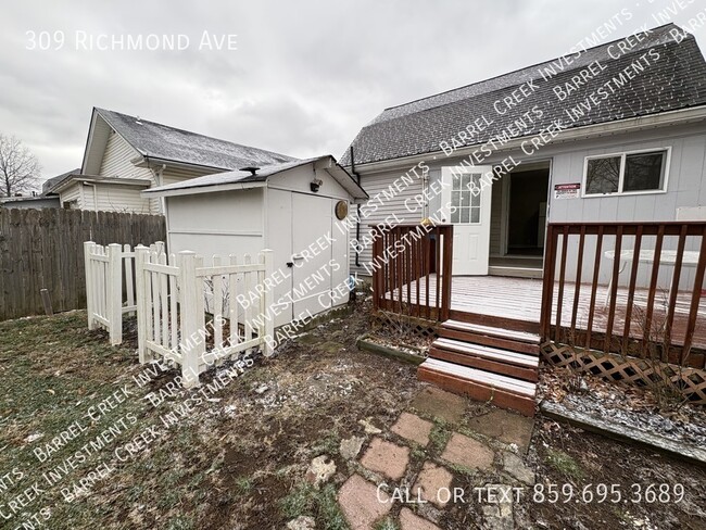 Building Photo - 3-Bedroom, 1-Bath Two-Story Home with Fenc...