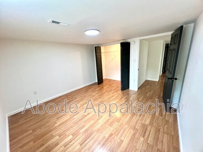 Building Photo - 1233 Collins Hwy