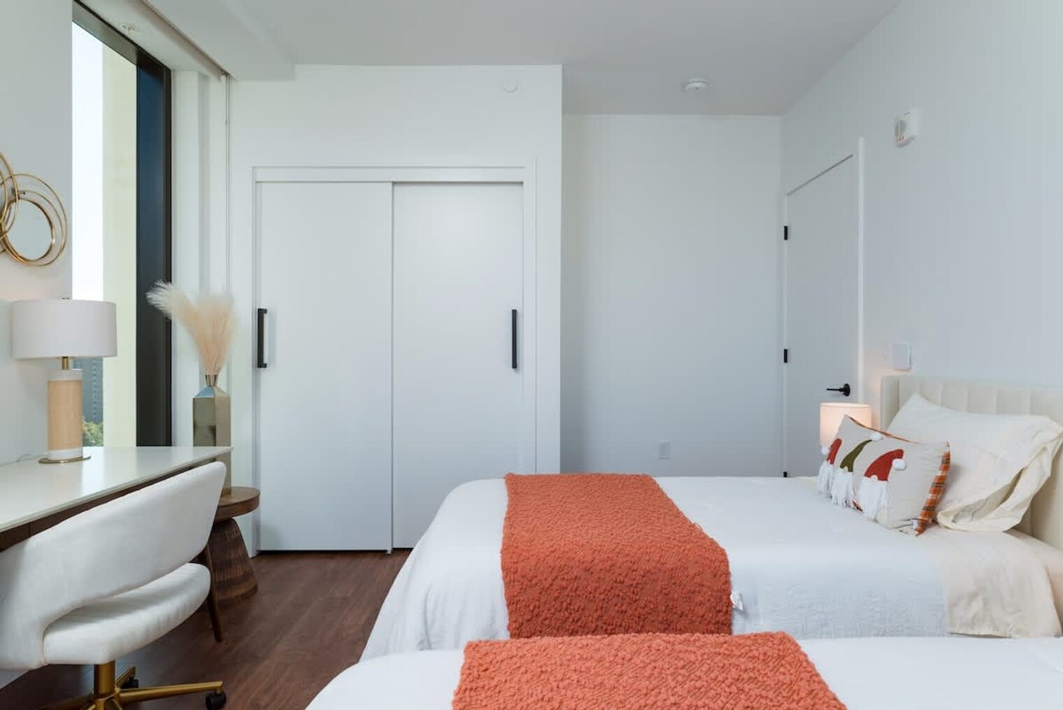 Building Photo - 101 Main St