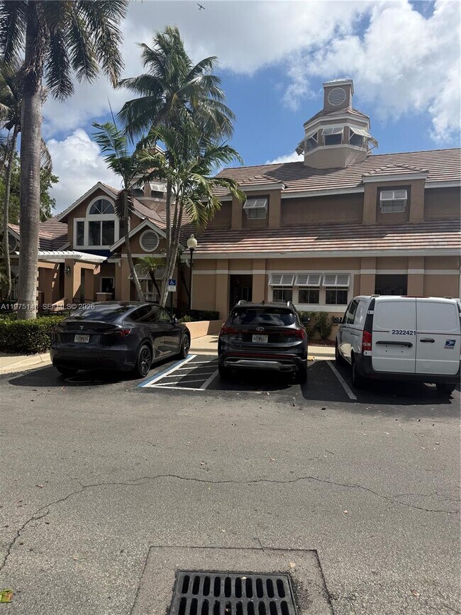 Building Photo - 15680 SW 106th Ln