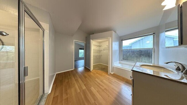 Building Photo - 4768 Ridgemoor Cir